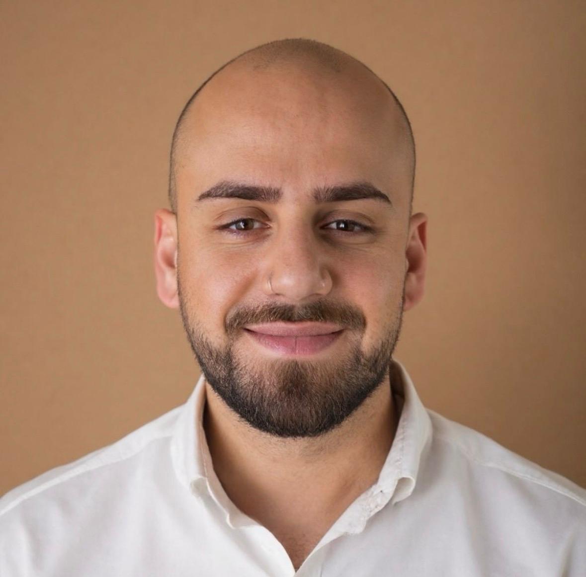 Arya Honarmandi · Inhaber